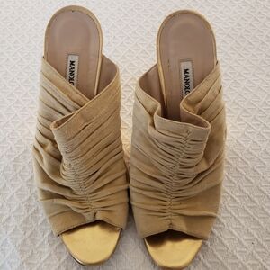 Manolo Blahnik Beige/Gold Runched Suede Open Toe Mule Wedges Size 38
